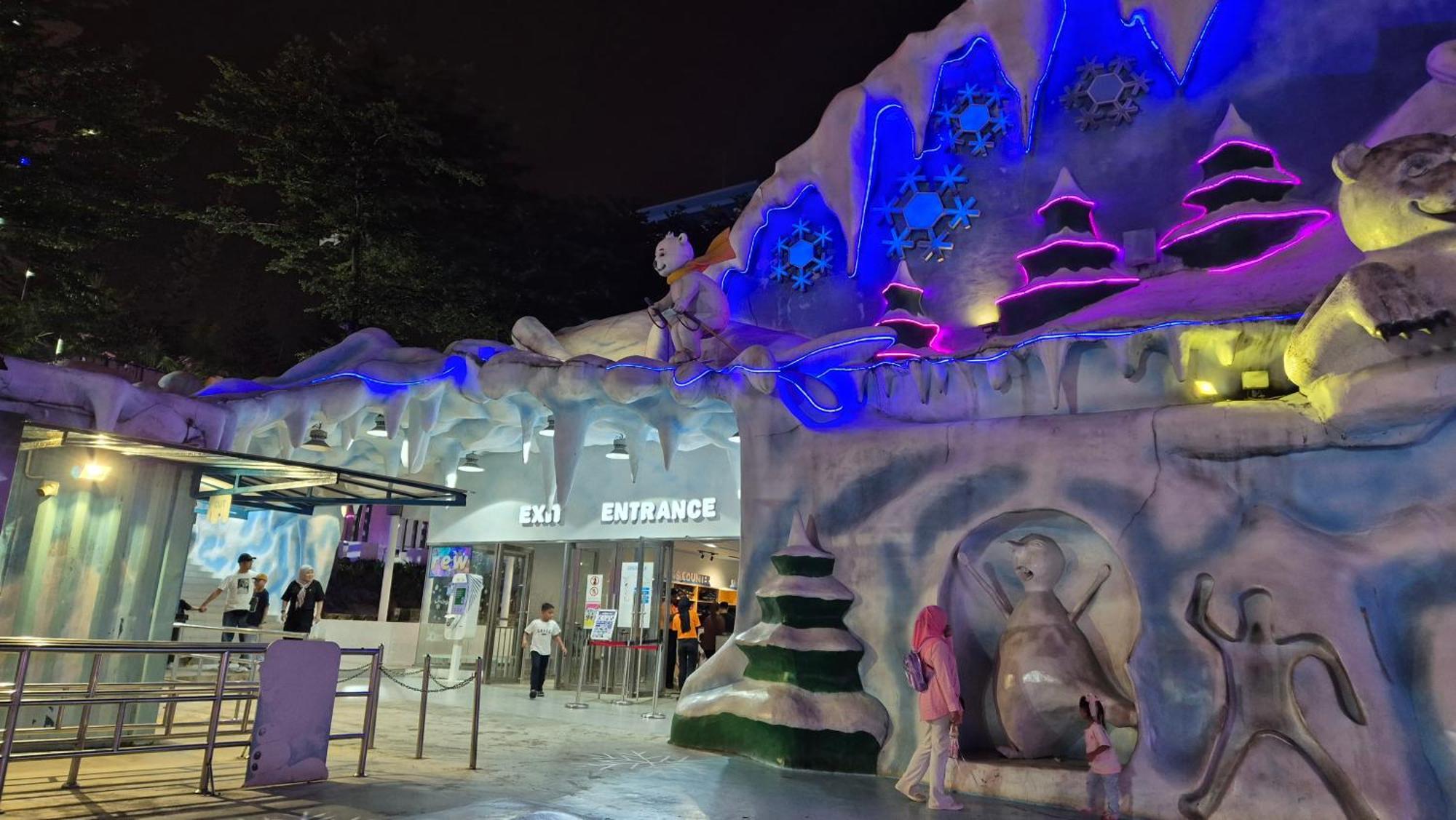 9pax 2r2b Family Suite, I-city, I-suite, Hyde, Beside Theme Park, Wifi 50-55