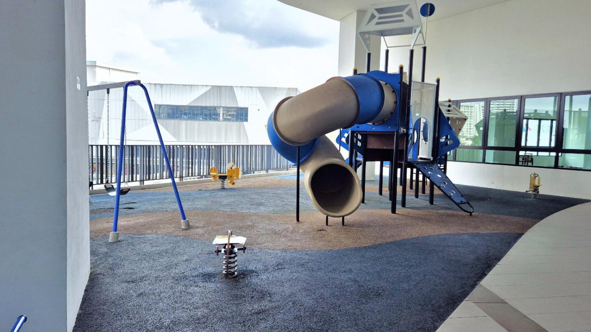 9pax 2r2b Family Suite, I-city, I-suite, Hyde, Beside Theme Park, Wifi 50-55