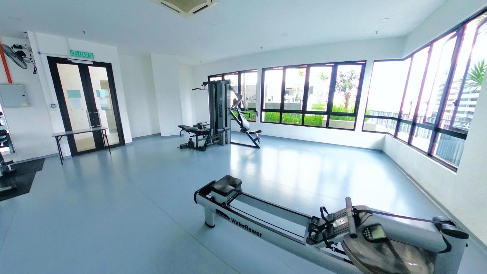 9pax 2r2b Family Suite, I-city, I-suite, Hyde, Beside Theme Park, Wifi 50-55