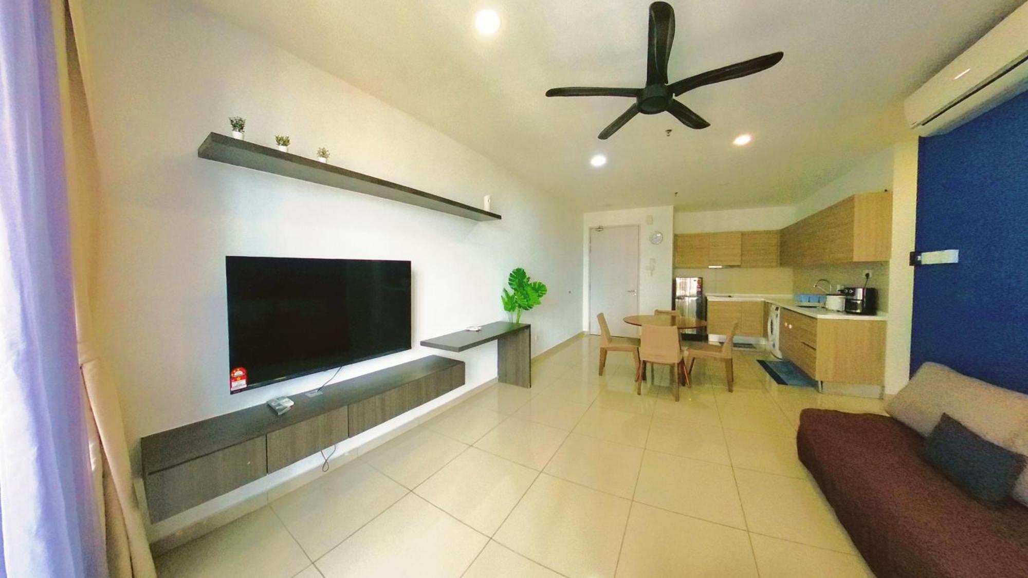 9pax 2r2b Family Suite, I-city, I-suite, Hyde, Beside Theme Park, Wifi 50-55
