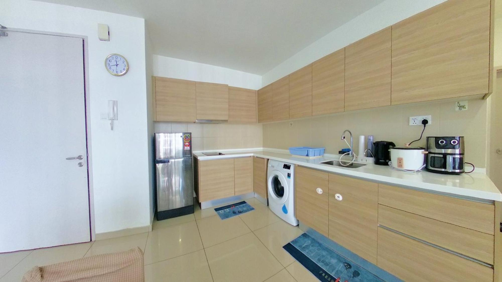 9pax 2r2b Family Suite, I-city, I-suite, Hyde, Beside Theme Park, Wifi 50-55