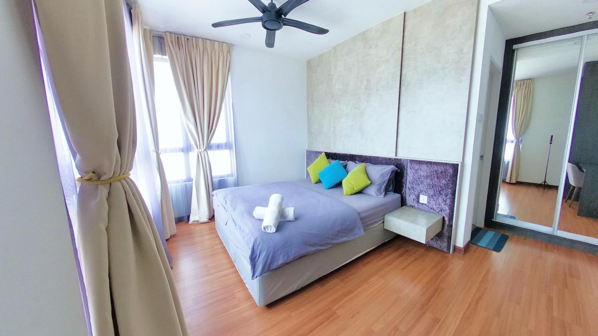 9pax 2r2b Family Suite, I-city, I-suite, Hyde, Beside Theme Park, Wifi 50-55