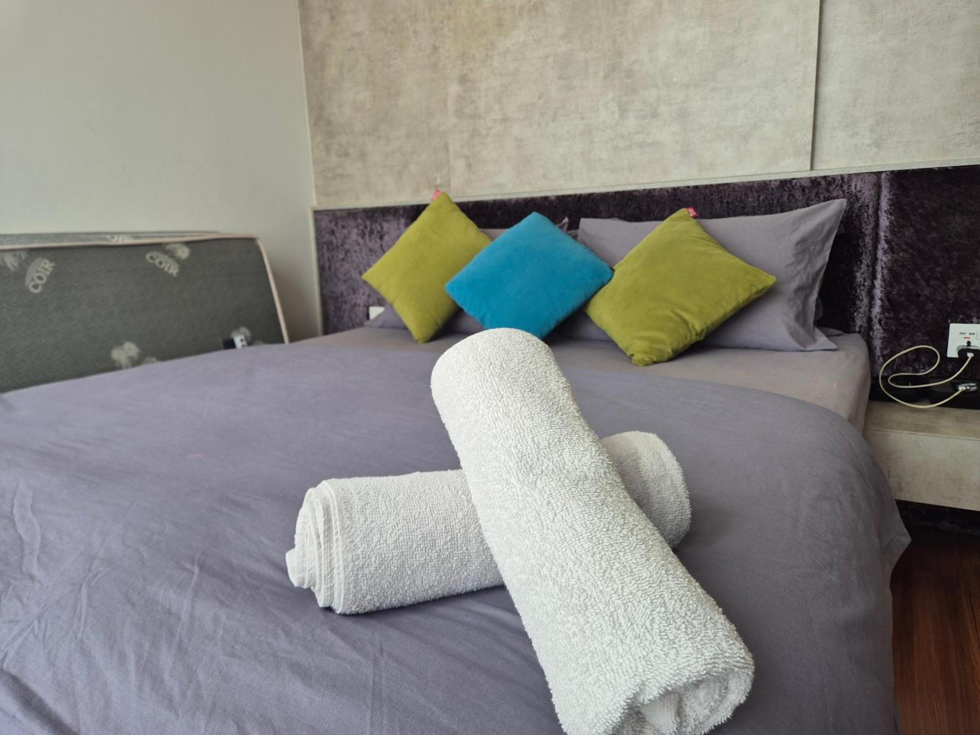 9pax 2r2b Family Suite, I-city, I-suite, Hyde, Beside Theme Park, Wifi 50-55