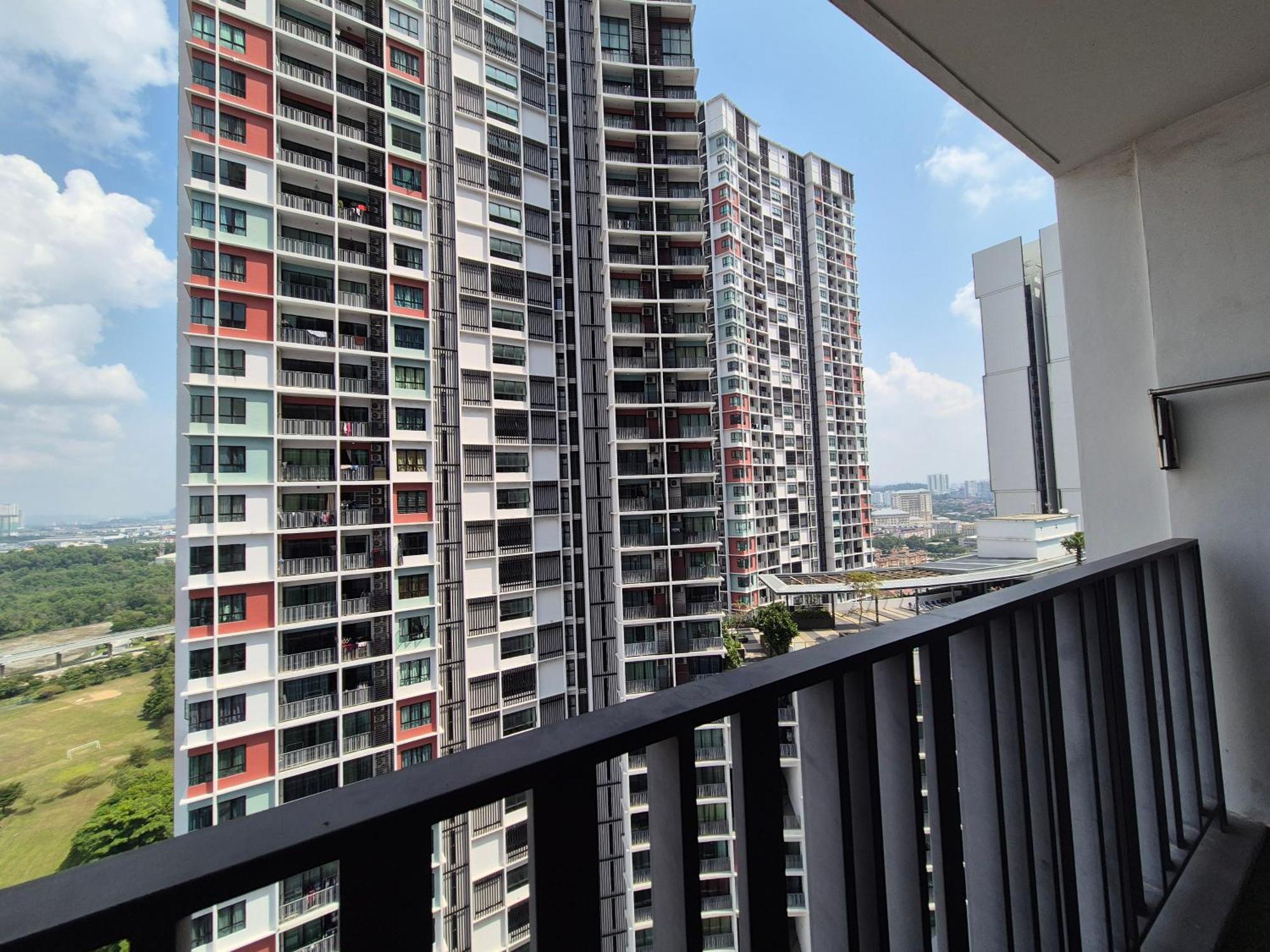 9pax 2r2b Family Suite, I-city, I-suite, Hyde, Beside Theme Park, Wifi 50-55