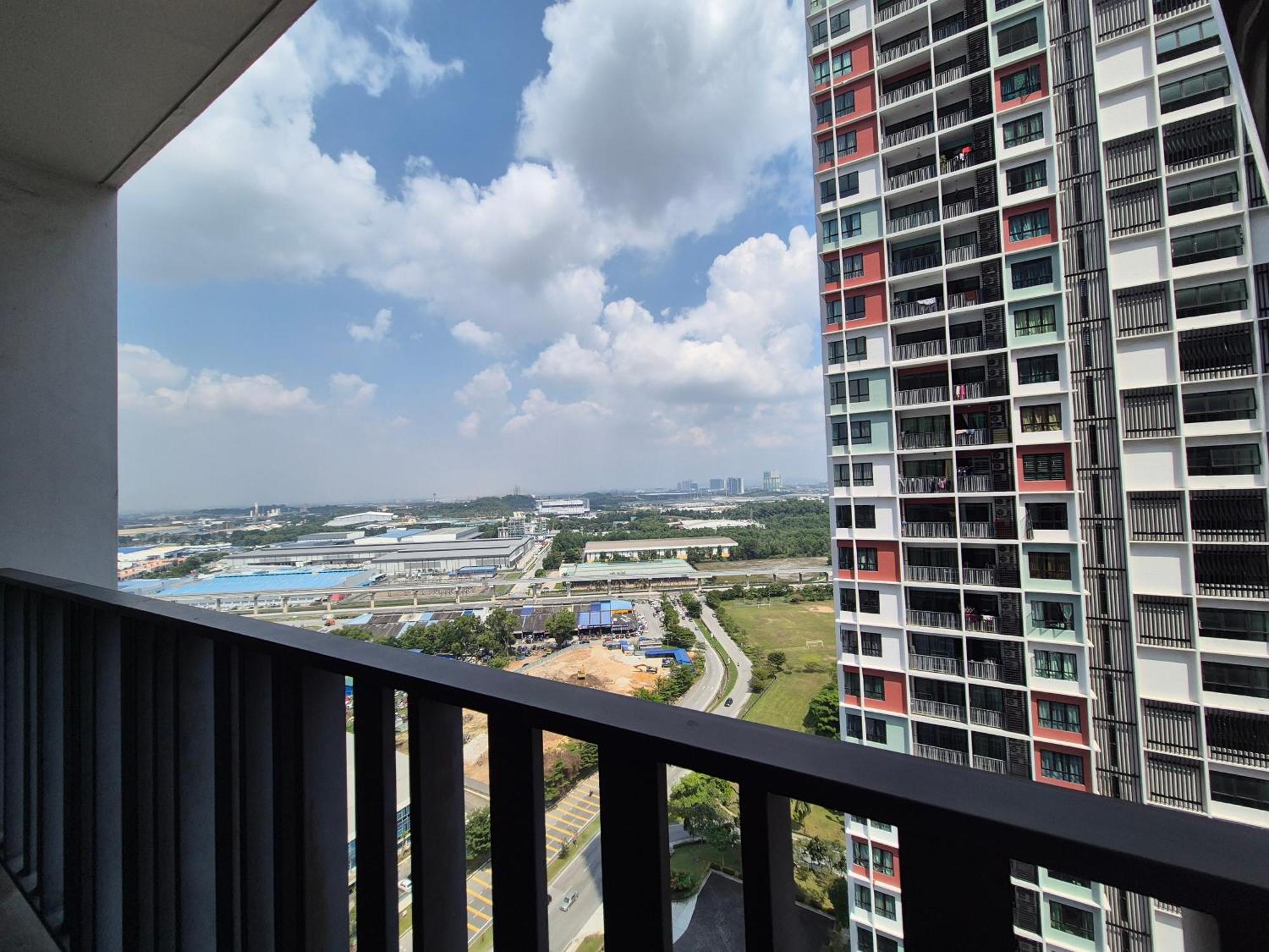 9pax 2r2b Family Suite, I-city, I-suite, Hyde, Beside Theme Park, Wifi 50-55