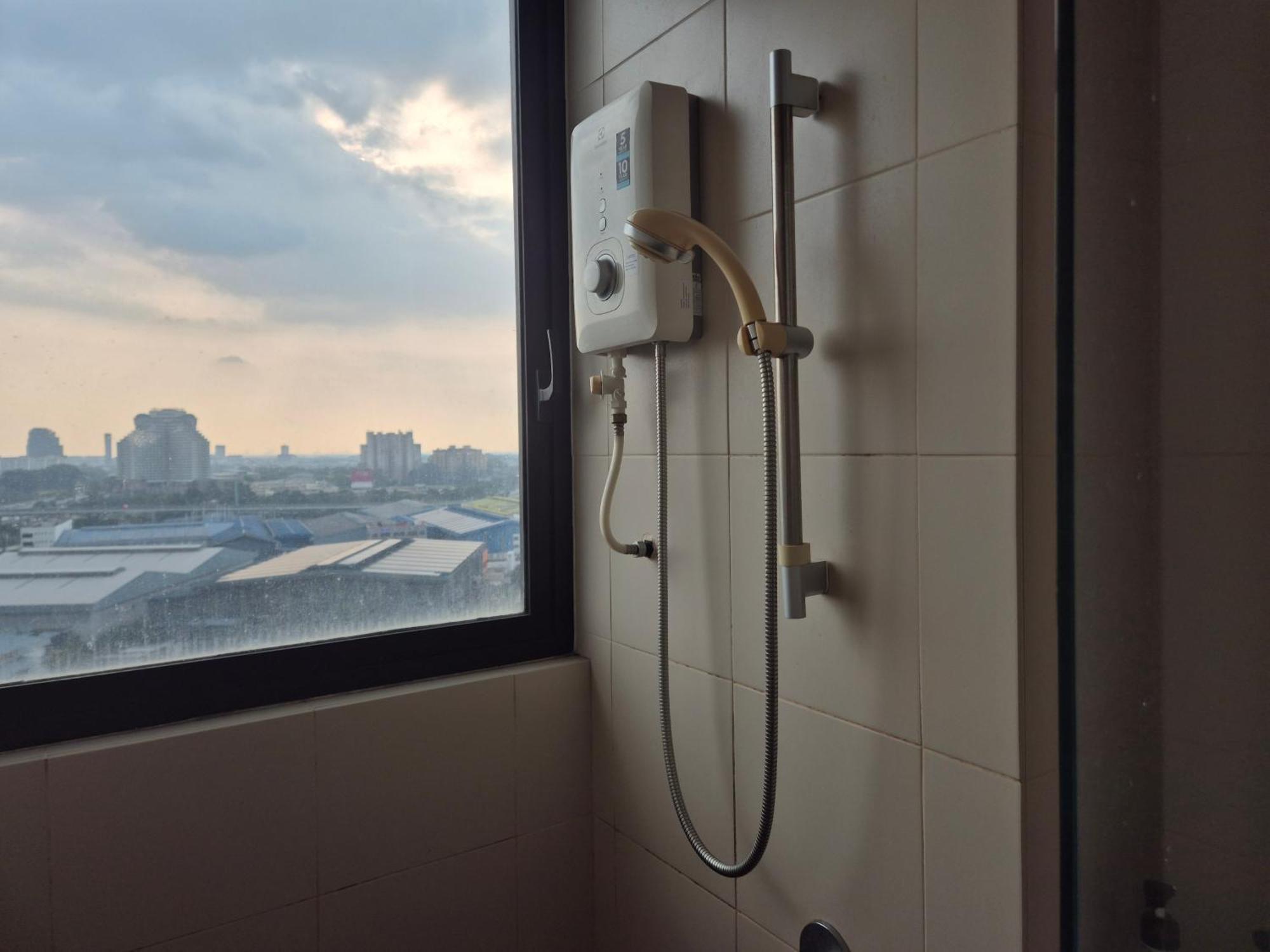 9pax 2r2b Family Suite, I-city, I-suite, Hyde, Beside Theme Park, Wifi 50-55