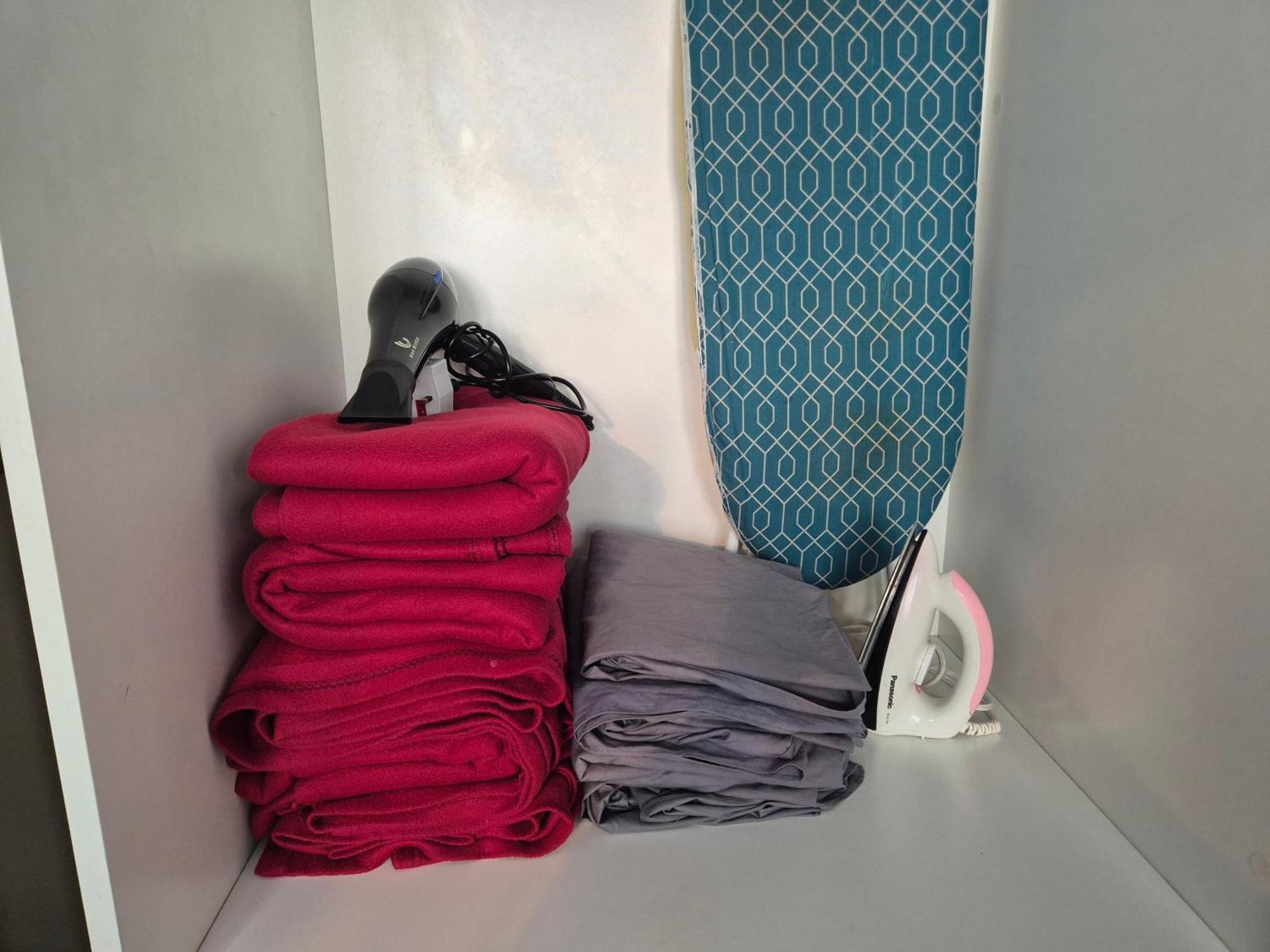 Apartment 9pax 2r2b Family Suite, I-city, I-suite, Hyde, Beside Theme Park, Wifi 50-55