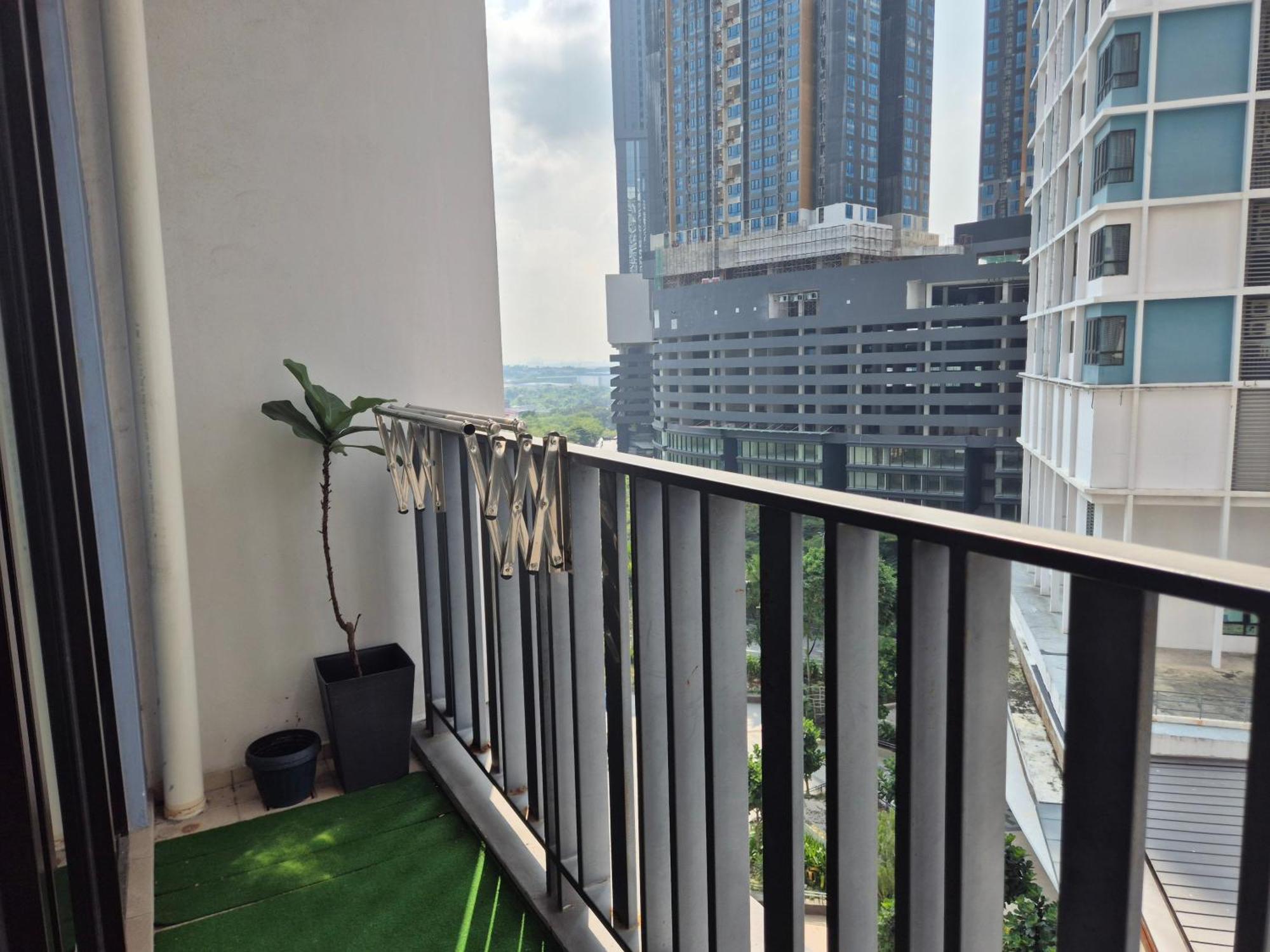 Apartment 9pax 2r2b Family Suite, I-city, I-suite, Hyde, Beside Theme Park, Wifi 50-55