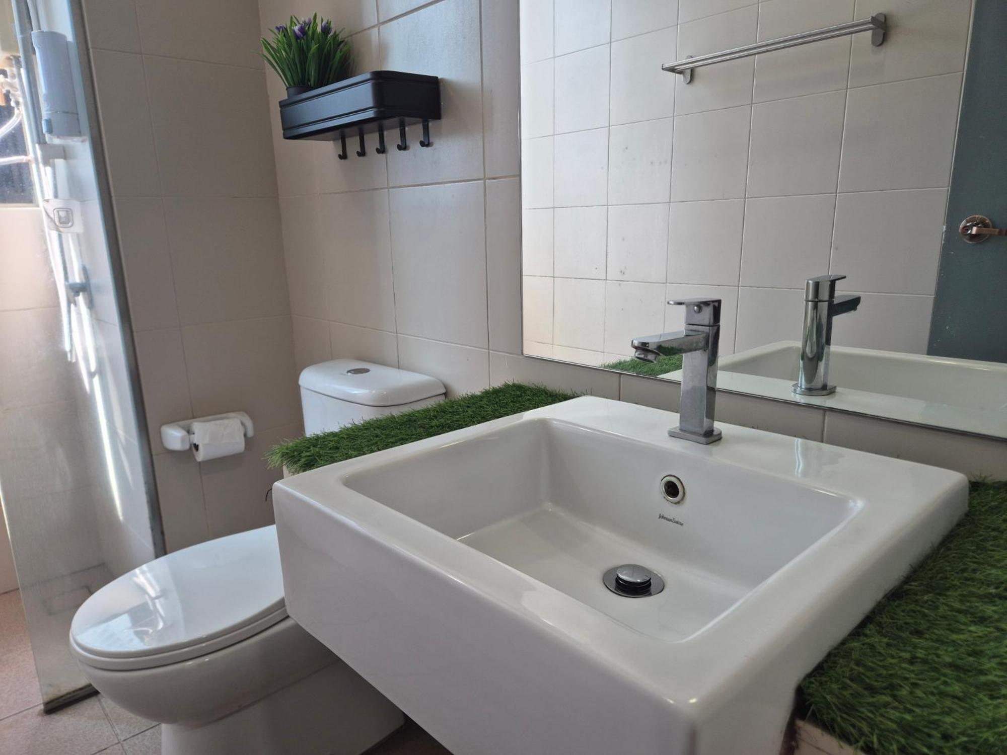 9pax 2r2b Family Suite, I-city, I-suite, Hyde, Beside Theme Park, Wifi 50-55