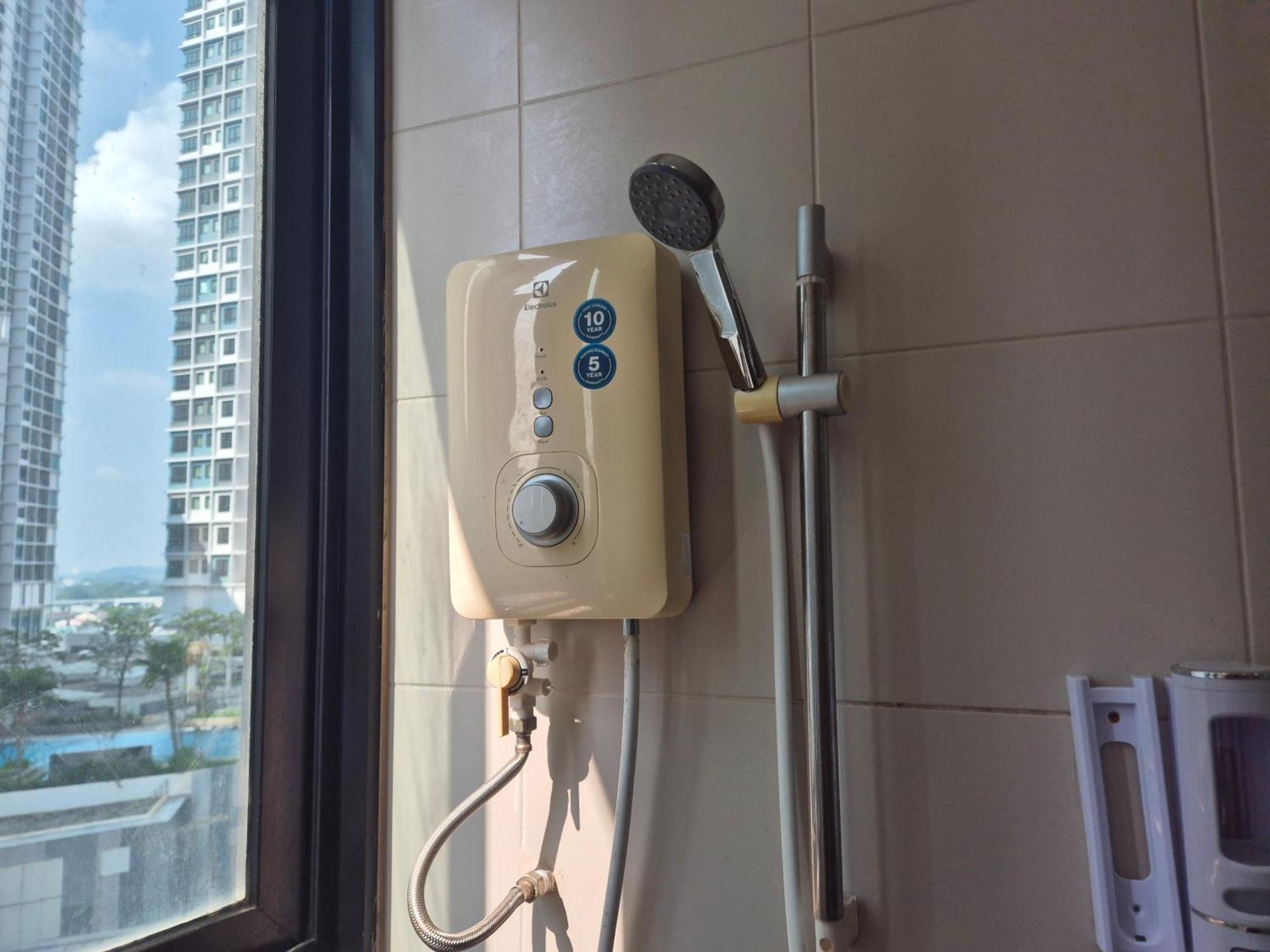 9pax 2r2b Family Suite, I-city, I-suite, Hyde, Beside Theme Park, Wifi 50-55