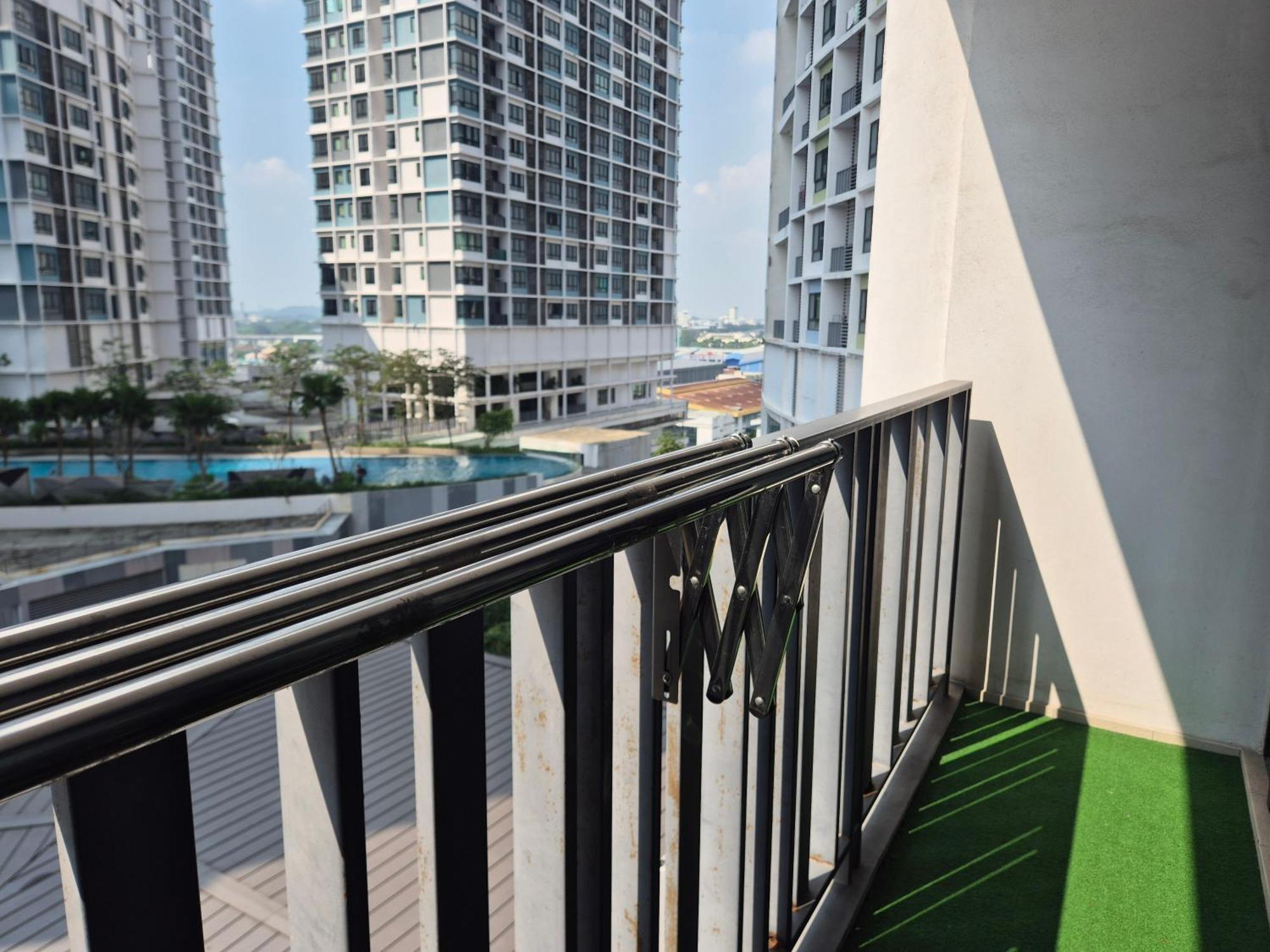 Apartment 9pax 2r2b Family Suite, I-city, I-suite, Hyde, Beside Theme Park, Wifi 50-55